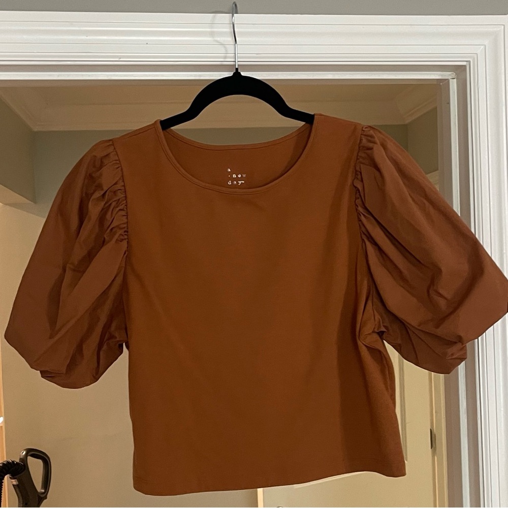 Puff sleeve top